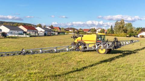 Ces distances s’appliqueront en l’absence d’indication spécifique dans les autorisations de mise sur le marché des produits phytopharmaceutiques délivrées par l’Anses. © C.Thiriet